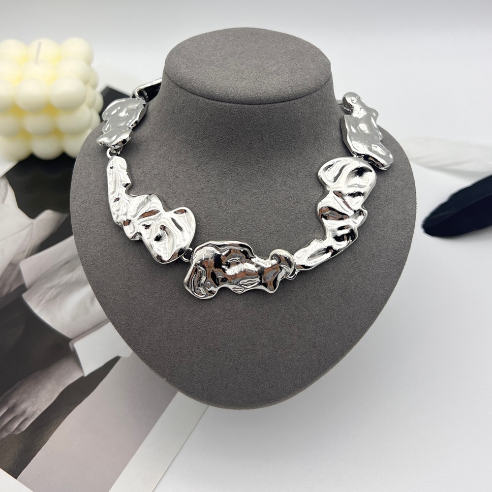 Elegant Silver Necklace